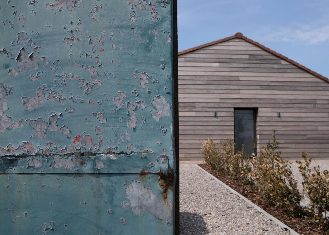 Landelijk Vakantiehuis In Diksmuide Met Een Tuin En Vijver Exterior foto